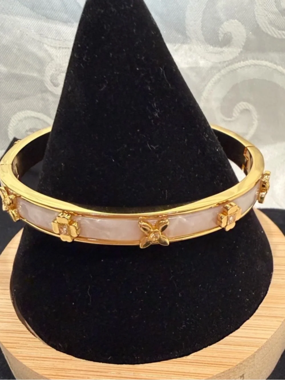 Kate Spade Heritage Bloom Blush Pink Gold Enamel Hinged Bangle $149